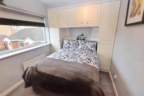 3 bedroom semi-detached house for sale - Thornhill Croft, Wortley, Leeds