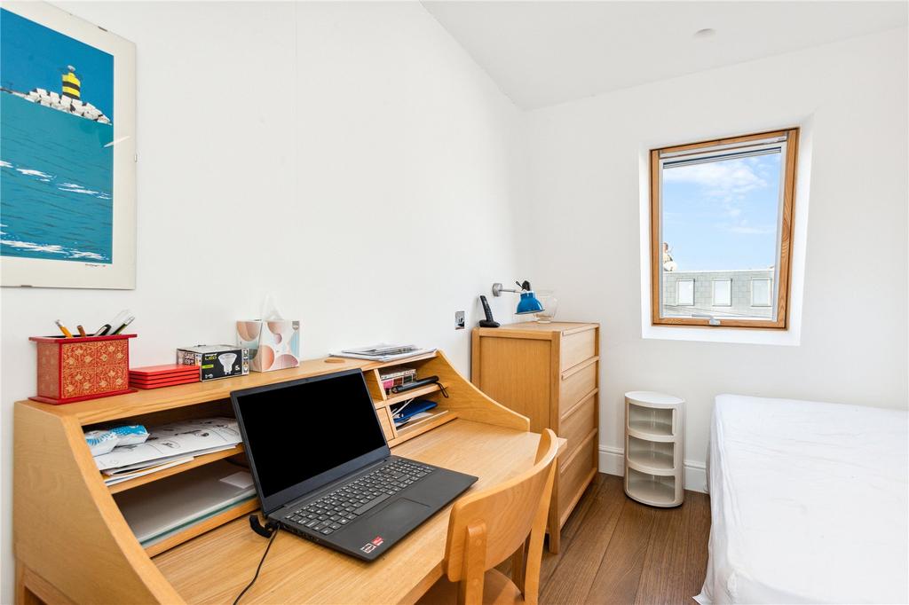 Bedroom/Study