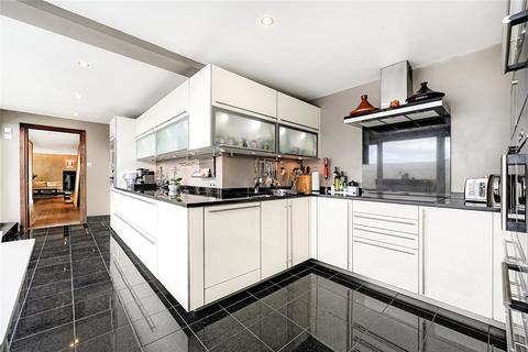 4 bedroom penthouse to rent, Bishops Wharf House, 51 Parkgate Road, London, SW11