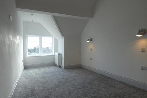 1 bedroom flat to rent, Flat 3, 111 Church Street, Malvern, Worcestershire, WR14