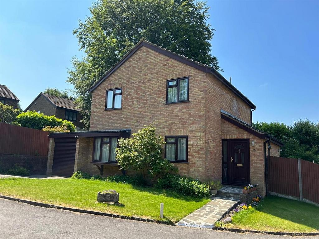 Tindale Close, South Croydon 4 bed detached house for sale £675,000
