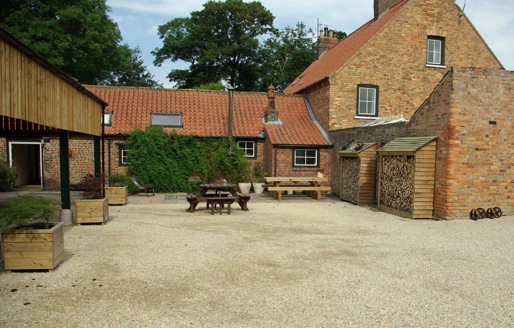 Hunmanby NORTH YORKSHIRE 5 bed farm house for sale £1,500,000