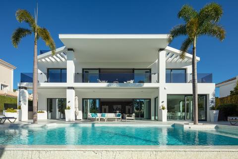 5 bedroom villa, Marbella, Malaga, Spain