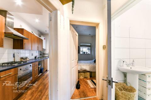 11b Millers Terrace, London, E8 2DP