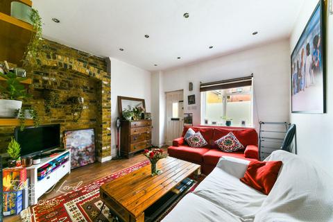 11b Millers Terrace, London, E8 2DP
