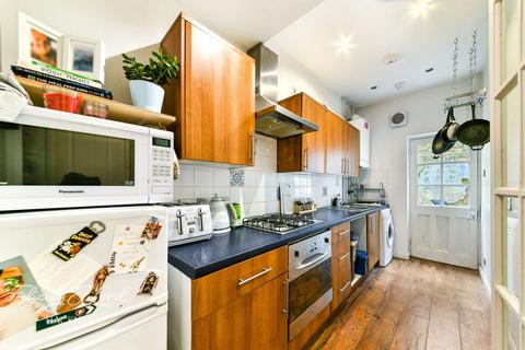 11b Millers Terrace, London, E8 2DP