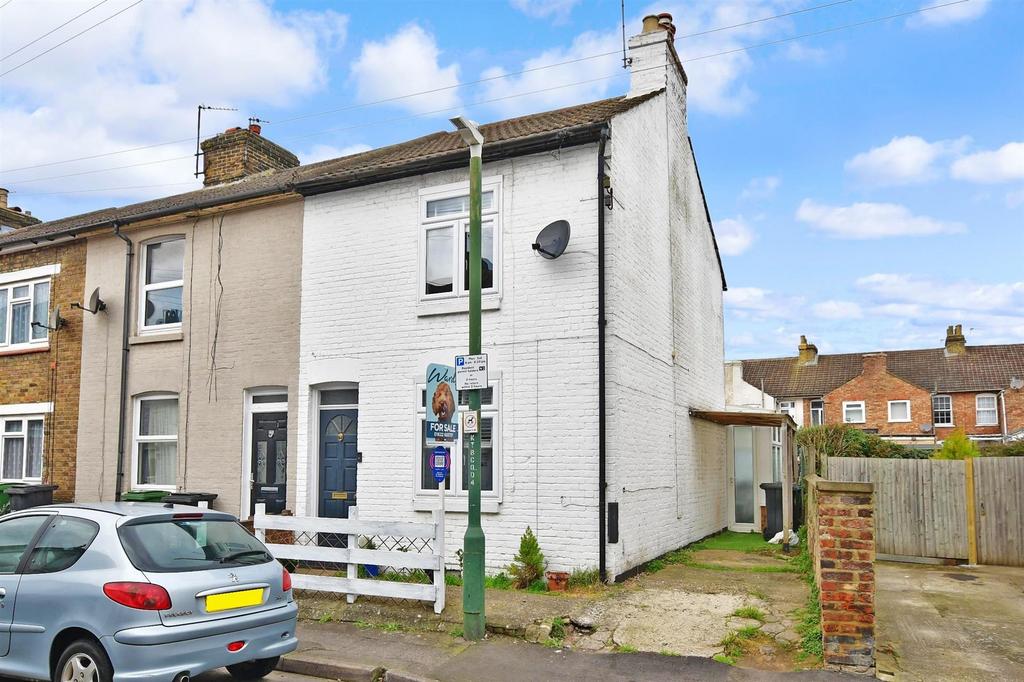 Thornhill Place, Maidstone, Kent 2 bed semidetached house £290,000