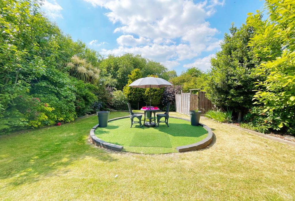 Daws Avenue, Bournemouth, Dorset 3 bed detached bungalow £425,000