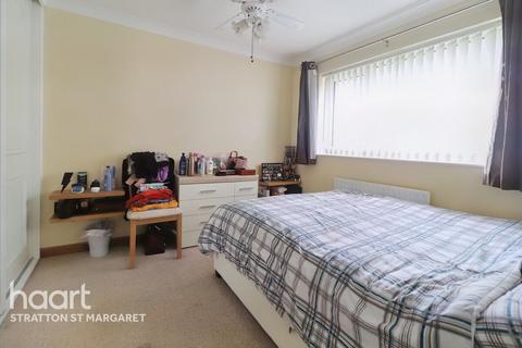 16 Ecklington, Eldene, Swindon, SN3 3TJ