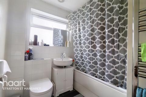 16 Ecklington, Eldene, Swindon, SN3 3TJ