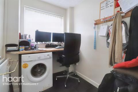 16 Ecklington, Eldene, Swindon, SN3 3TJ
