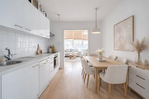 2 bedroom apartment to rent, Munster Road, London, SW6