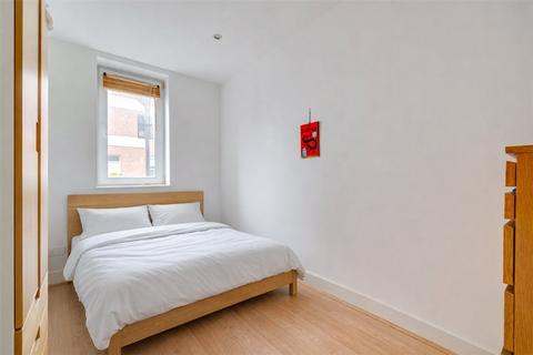 2 bedroom apartment to rent, Munster Road, London, SW6