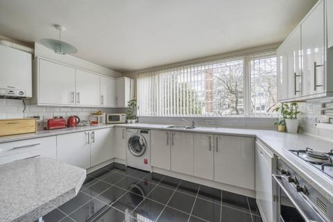 31, Petworth Court Bath Road, Reading, RG1 6PH