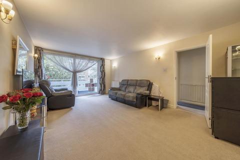 31, Petworth Court Bath Road, Reading, RG1 6PH