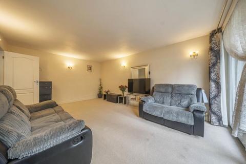 31, Petworth Court Bath Road, Reading, RG1 6PH