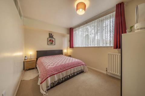 31, Petworth Court Bath Road, Reading, RG1 6PH