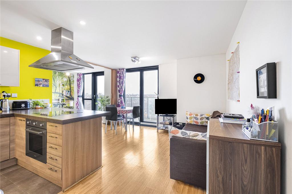 Kitchen/Reception