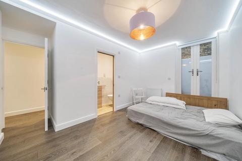 2 bedroom flat for sale, Weltje Road, Hammersmith