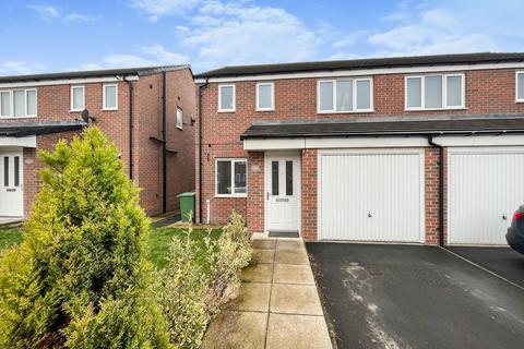 3 bedroom semi-detached house for sale - Whitethroat Close, Hetton-le-Hole, Houghton Le Spring, Tyne and Wear, DH5 0GB