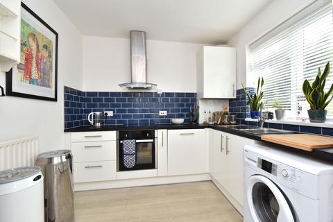 2 bedroom flat for sale, Greystead Road, Forest Hill, London, SE23 3SD