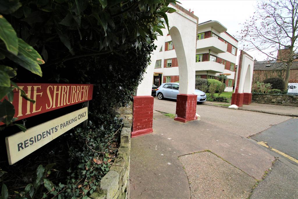 The Shrubbery, Grosvenor Road, E11 2 bed flat £1,600 pcm (£369 pw)