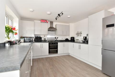 28 Maize Lane, Whitfield, Dover, CT16 3GQ