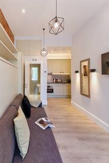 Studio to rent, 25 Linden Gardens, London W2