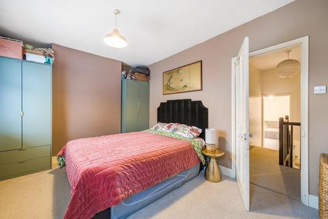 64 Station Road, London, SE20 7BJ