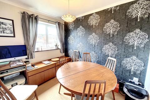 16 Lakeside, Snodland, ME6 5LD