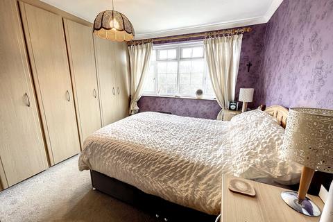 16 Lakeside, Snodland, ME6 5LD