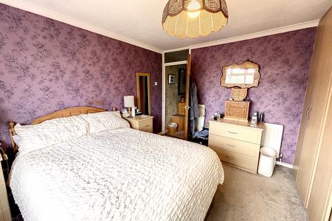 16 Lakeside, Snodland, ME6 5LD