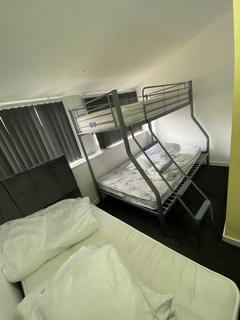2 bedroom apartment to rent, Coronation Street, Blackpool FY1