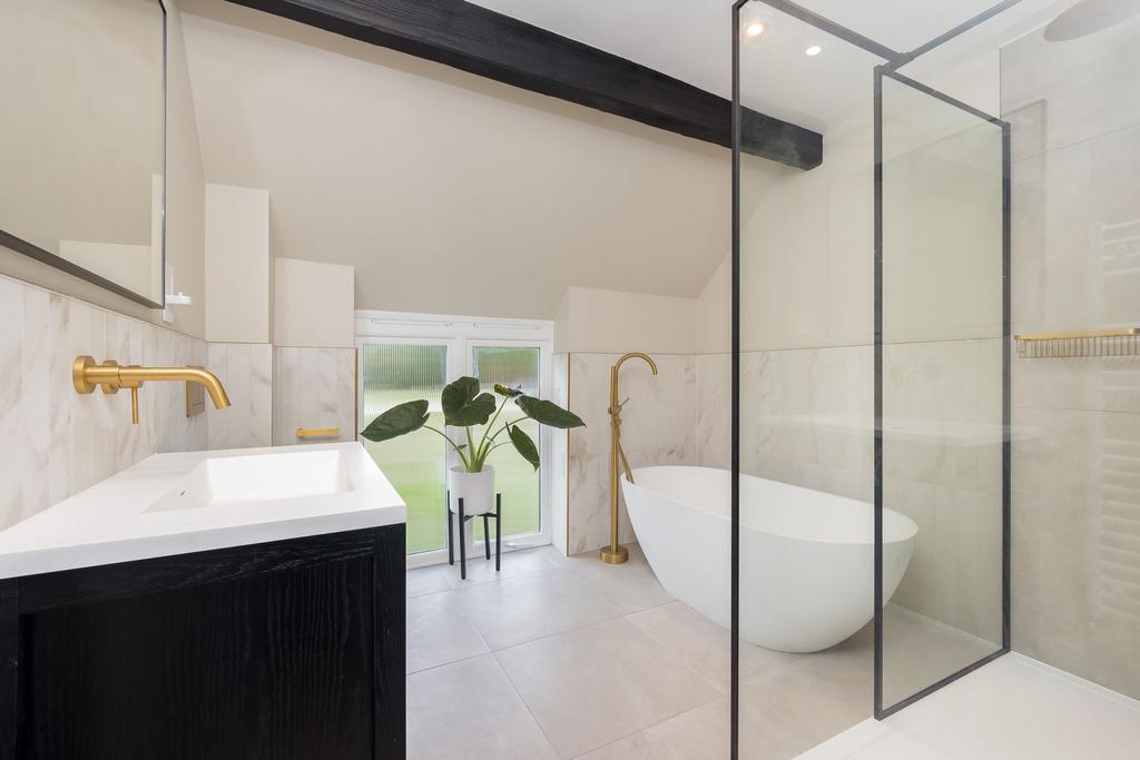 Modern &amp; Chic