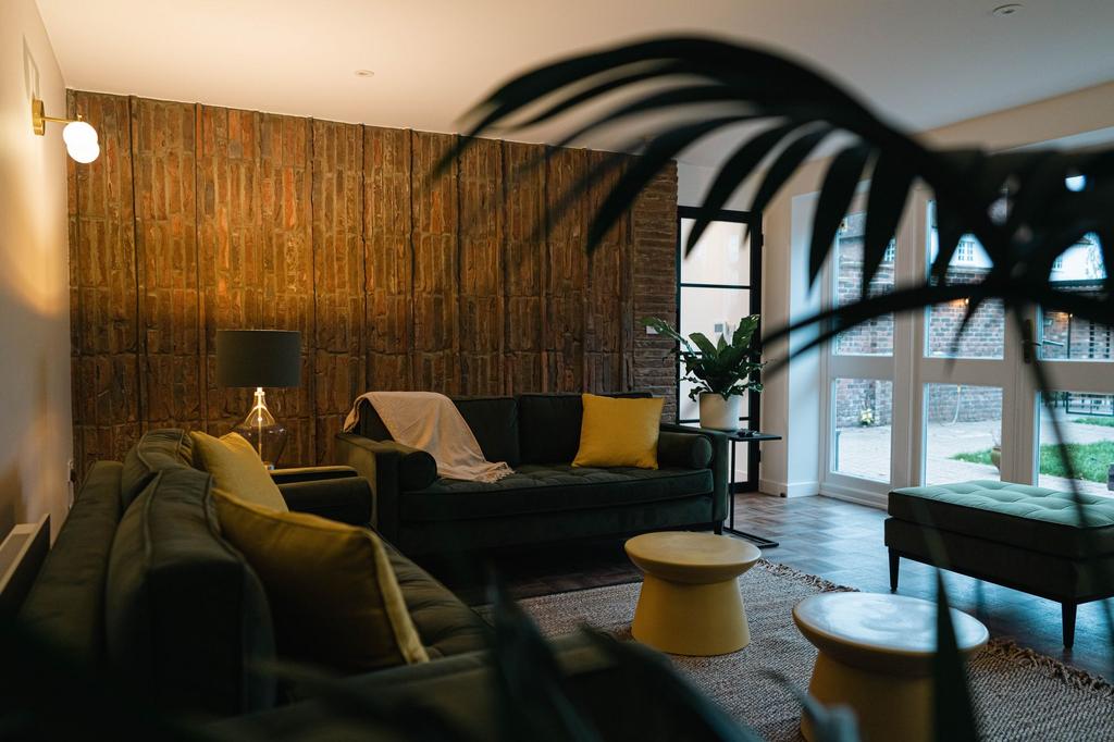 Relaxing Contemporary Furnishings