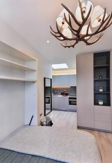 Studio to rent, 21 Linden Gardens, London W2