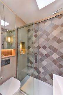 Studio to rent, 21 Linden Gardens, London W2