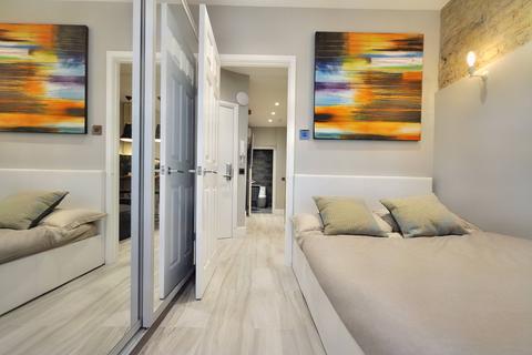 1 bedroom flat to rent, 21 Linden Gardens, London W2
