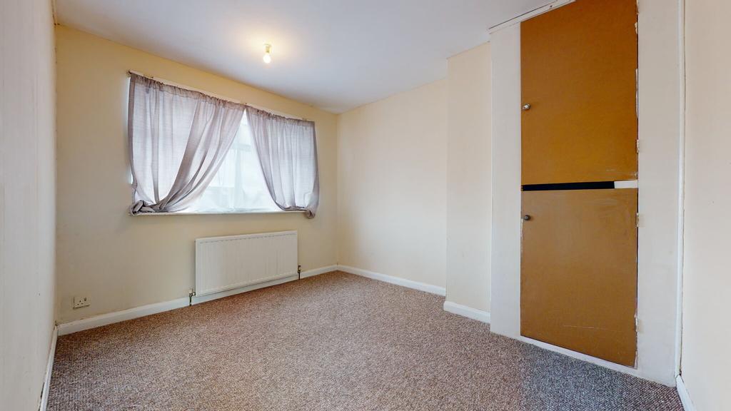 Ferrymead Avenue, Greenford UB6 3 bed terraced house £2,250 pcm (£519 pw)