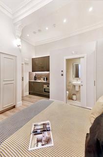 Studio to rent, 25 Linden Gardens, London W2