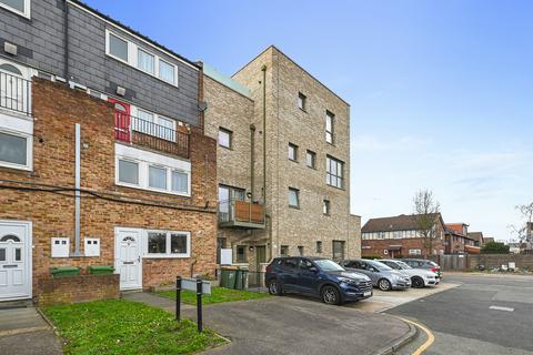 15 Dimond Close, London, E7 0HZ