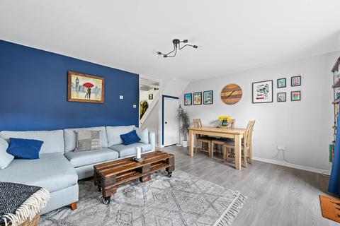 15 Dimond Close, London, E7 0HZ