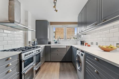 15 Dimond Close, London, E7 0HZ