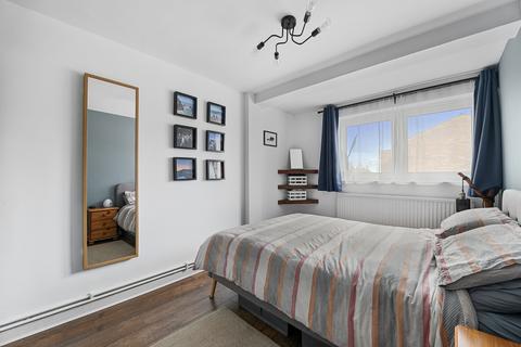 15 Dimond Close, London, E7 0HZ