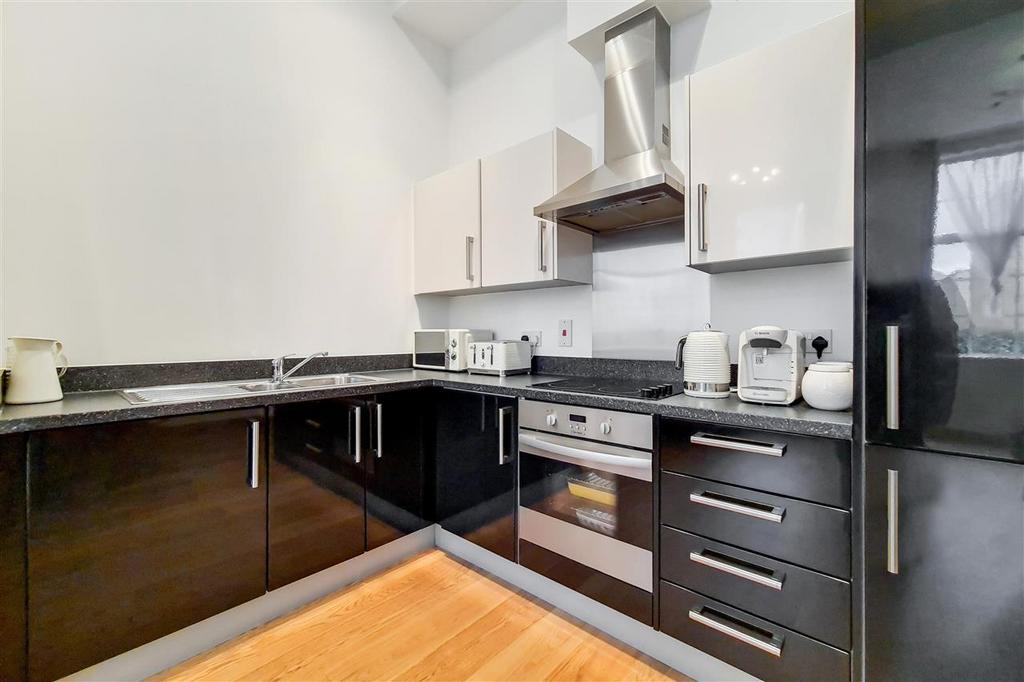 Kitchen/reception