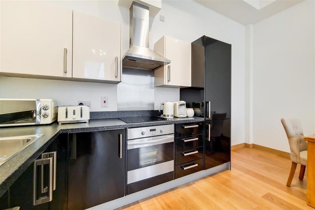 Kitchen/reception