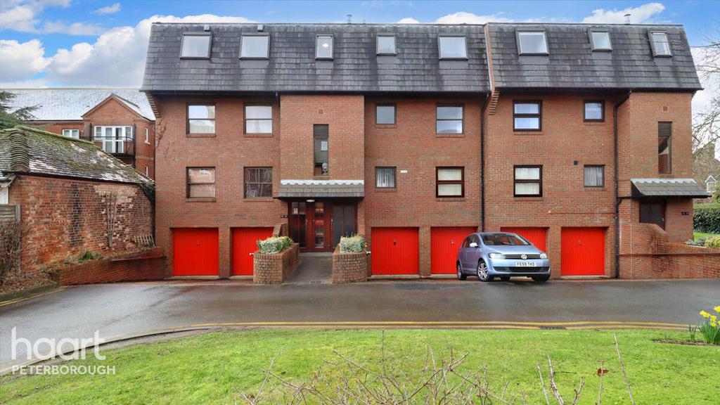 Thorpe Road, Peterborough 2 bed apartment £165,000