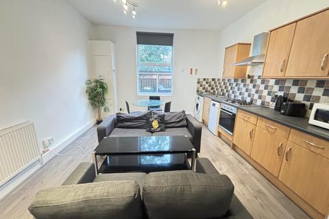 3 bedroom house to rent, 1 68 Victoria Road, Leeds
