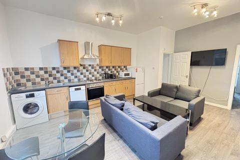3 bedroom house to rent, 1 68 Victoria Road, Leeds