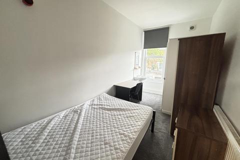 3 bedroom house to rent, 1 68 Victoria Road, Leeds
